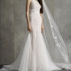 White Vera Wang Size 06 Wedding dress